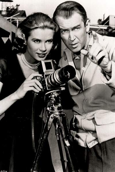 Grace et Kelly et James Stewart dans le film Fenêtre sur cour en 1955