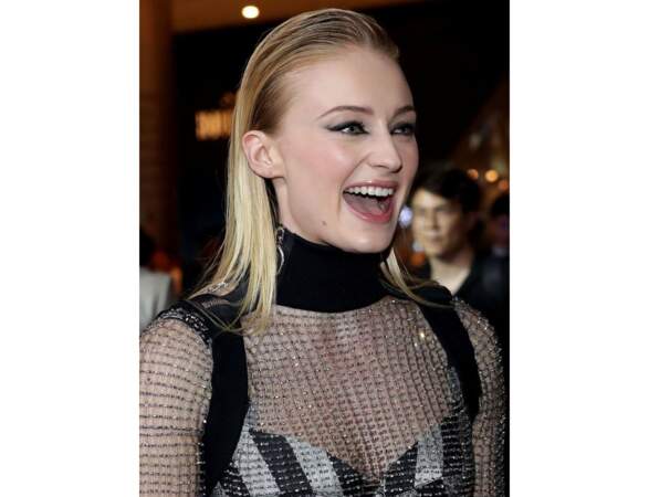 Sophie Turner adopte le look wet, on adore ! 