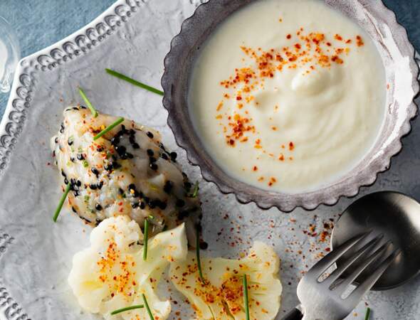 Tartare de noix de Saint-Jacques au caviar, cappuccino de chou-fleur par Hélène Darroze