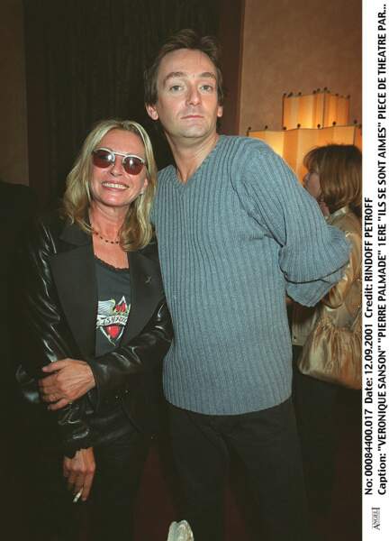 Véronique Sanson et Pierre Palmade à la première de la pièce "Ils se sont aimés" le 12 septembre 2001.