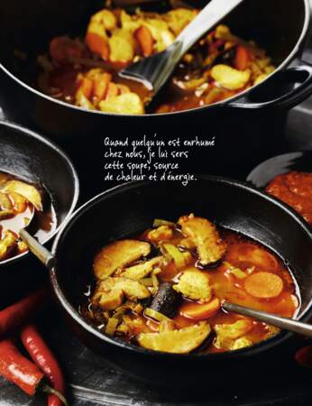 Soupe poulet-légumes pimentée au curry