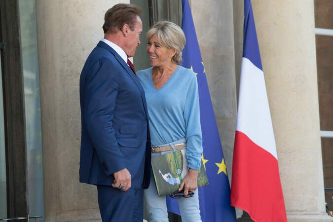 Arnold Schwarzenegger a été accueilli par Brigitte Macron vers 17H30 ce vendredi 23 juin.