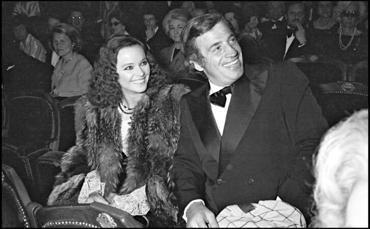 Jean-Paul Belmondo et sa compagne Laura Antonelli au Festival de Cannes en 1974