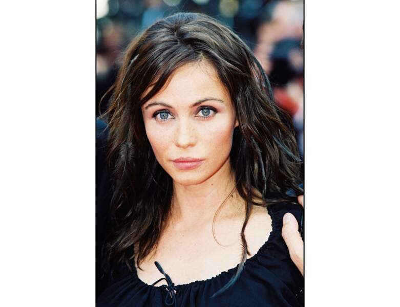 Elle apparait brune en 2000 lors du Festival de Cannes 