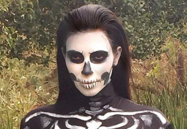 Le look skeleton de Kim Kardashian