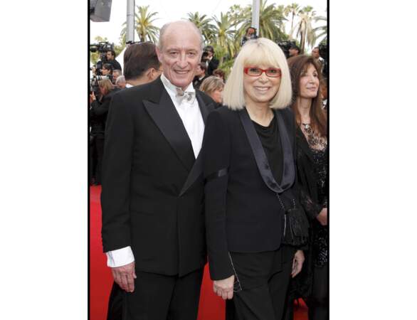 Mireille Darc et son mari au 63ème Festival de Cannes en 2010 : l'actrice a 72 ans