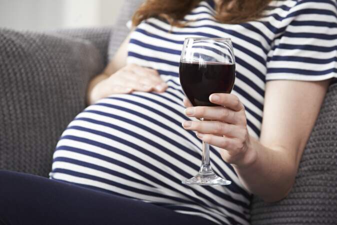 5. Boire de la bière pendant la grossesse, c’est moins grave que de boire de l’alcool fort