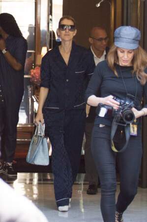 Celine Dion à la sortie de son hôtel le Royal Monceau le 4 juillet