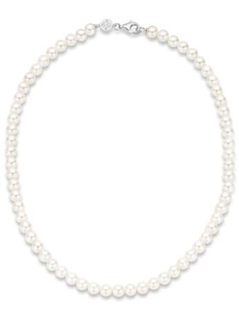 Incontournable de la maison Chanel : le collier de perles
