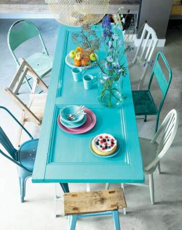 Une table turquoise à faire soi même