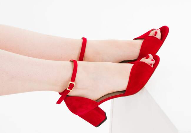 Chaussures confortables : le style glamour d'Amélie Launay