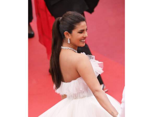 Priyanka Chopra mise sur une queue-de-cheval lisse au Festival de Cannes 2019