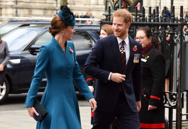 Kate Middleton et le prince Harry, à l'abbaye de Westminster, pour le service commémoratif de l'ANZAC Day.
