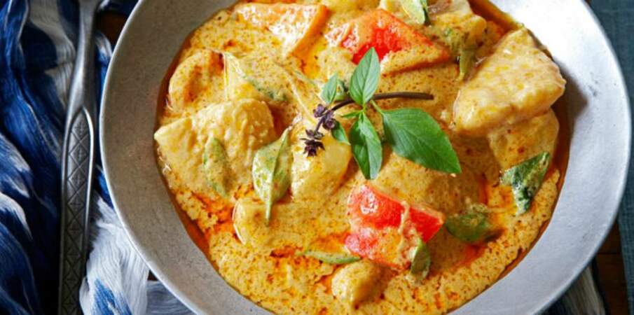 Wok de poisson au curry rouge