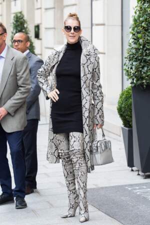 Fashion Police : Céline Dion en total look peau de serpent 