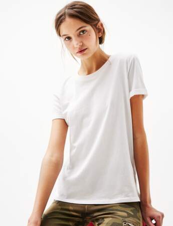T-shirt blanc : manches retroussées 