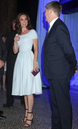 Kate Middleton en robe blanche, elle est canon ! 
