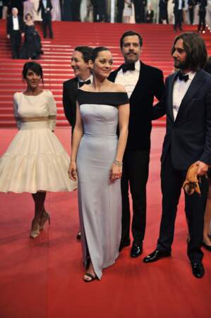 Dimitri Rassam descend des marches du Festival de Cannes avec Marion Cotillard et Laurent Laffite, en 2015