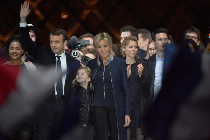 La petite-fille d'Emmanuel Macron, Emma, très émue.