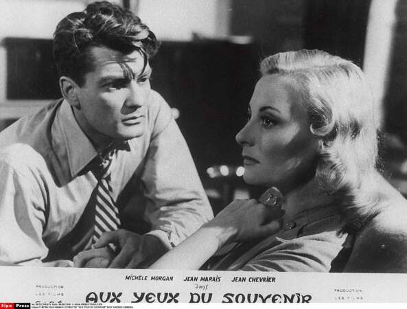 Elle interprète une hôtesse de l'air amoureuse dans "Aux yeux du souvenir" (1948), avec Jean Marais