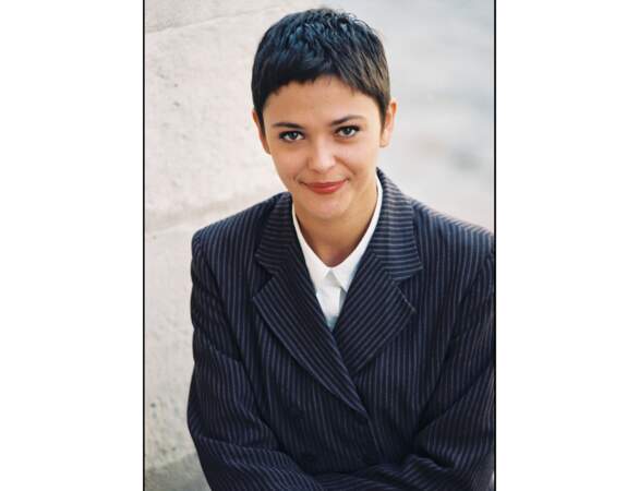 Sandrine Quétier en 1998 : elle a 28 ans et présente "Mes piégeurs" sur M6