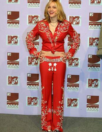 Look Madonna : la chemise de cow-girl
