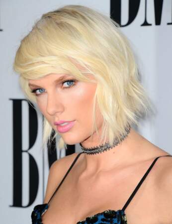 La coloration blond platine de Taylor Swift 