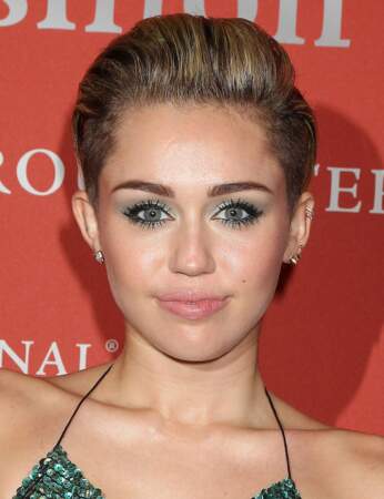 La coupe courte half hawk de Miley Cyrus