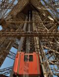 L'un des ascenseurs de la Tour Eiffel 