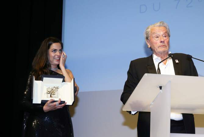 Alain Delon au Festival de Cannes pour recevoir sa Palme d'Or d'honneur, avec Anouchka Delon, le 19 mai 2019