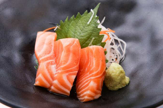 Saumon en sashimi et riz vinaigré
