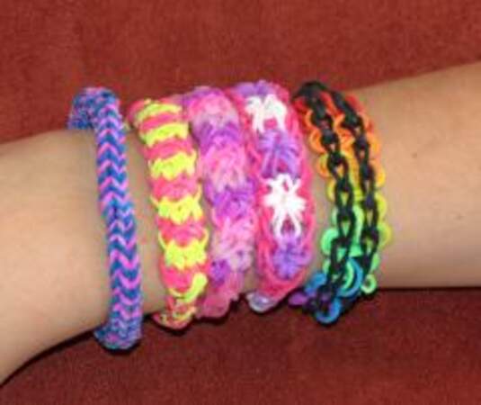 Des bracelets colorés