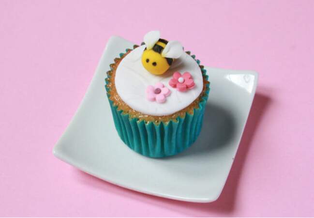 Une abeille sur mes cupcakes