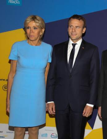 Brigitte Macron en robe bleue