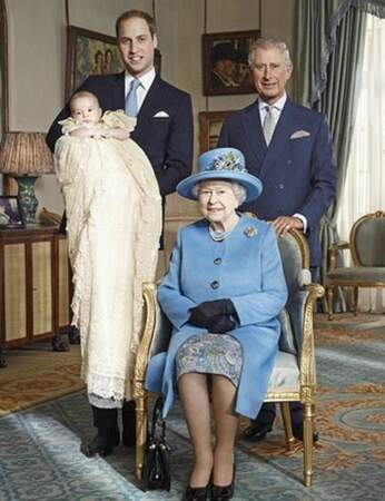 La reine Elisabeth II et les trois potentiels futurs rois