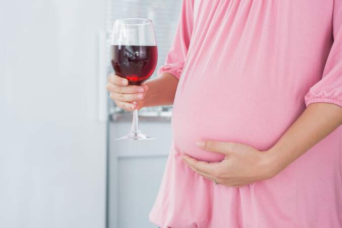 3. Pendant la grossesse, il faut aussi éviter les plats ou les desserts dans lesquels il y a de l’alcool