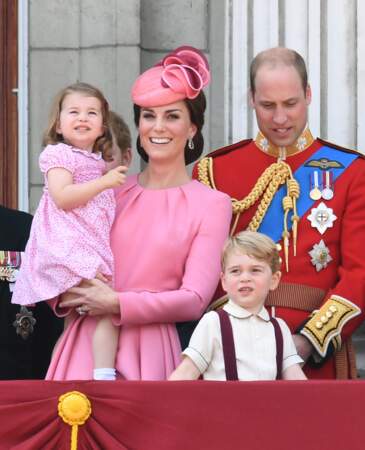 La Duchesse de Cambridge en robe rose qui aurait fait de l'ombre aux autres princesses