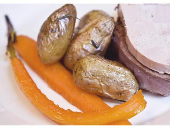 Tournedos Rossini, carottes à l’orange et pommes de terre grenailles