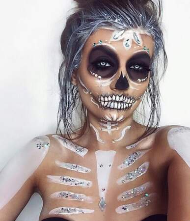 Maquillage d'Halloween visage et corps 