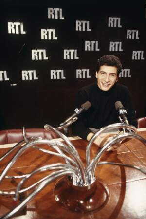 Nagui sur le plateau de la radio RTL en 1988.