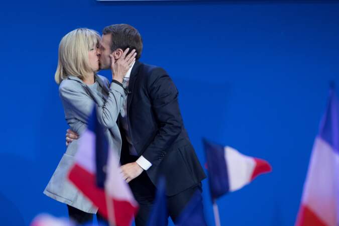 Emmanuel et  Brigitte Macron lors de la victoire du premier tour.