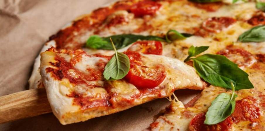 Pizza mozzarella et tomates