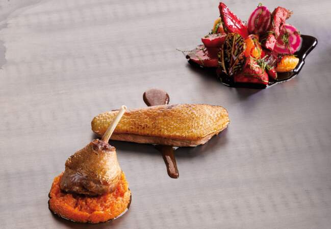 Plat de Jean Imbert : Canard rôti, légumes au caramel de betteraves et purée de potiron