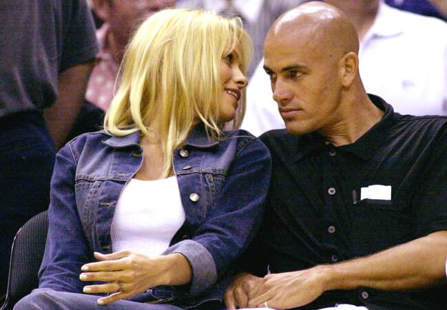 Pamela Anderson a alors 31 ans et croit avoir trouvé le grand amour.