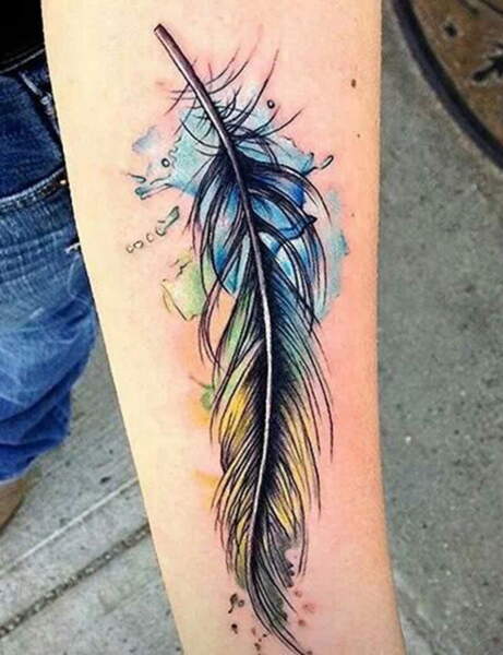 Tatouage Cuisse Femme Plume