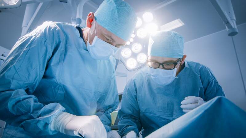 7 - Chirurgien orthopédique et traumatologue