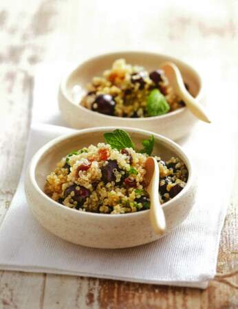 Salade de quinoa aux deux raisins