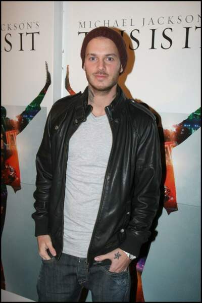 2008, sourcil rasé, bonnet et veste en cuir, le style de Matt Pokora évolue