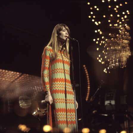 Françoise Hardy sur scène à Londres en 1968.
