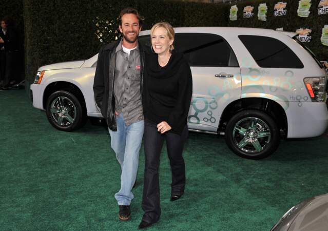 Luke Perry et Jenny Garth en 2008 aux Studios Walt Disney à Burbank en Californie. 